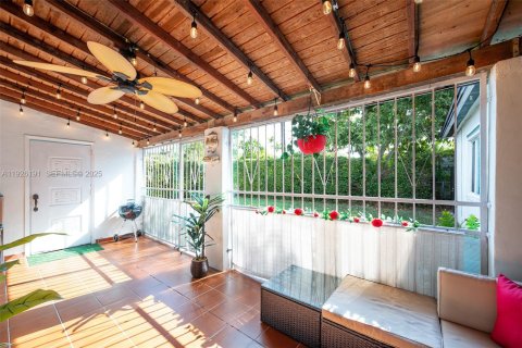 Купить виллу или дом в Майами, Флорида 4 спальни, 158.96м2, № 1984535 - фото 27