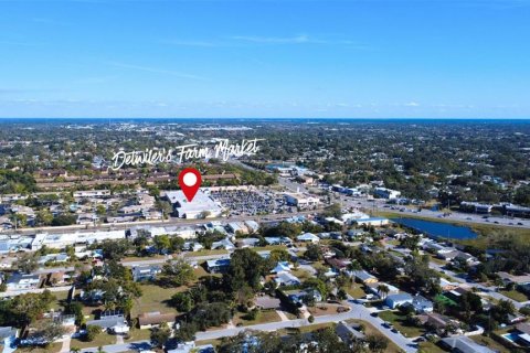 House in Sarasota, Florida 3 bedrooms, 154.87 sq.m. № 2109542 - photo 27