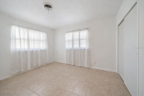 House in Sarasota, Florida 3 bedrooms, 154.87 sq.m. № 2109542 - photo 19