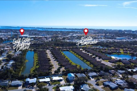 House in Sarasota, Florida 3 bedrooms, 154.87 sq.m. № 2109542 - photo 28
