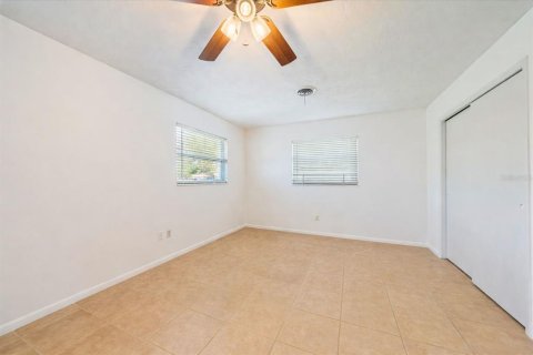 House in Sarasota, Florida 3 bedrooms, 154.87 sq.m. № 2109542 - photo 17