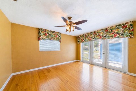 House in Sarasota, Florida 3 bedrooms, 154.87 sq.m. № 2109542 - photo 21