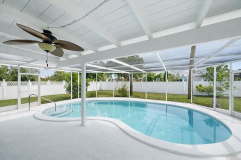 House in Sarasota, Florida 3 bedrooms, 154.87 sq.m. № 2109542 - photo 23