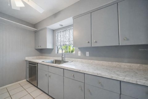 House in Sarasota, Florida 3 bedrooms, 154.87 sq.m. № 2109542 - photo 11