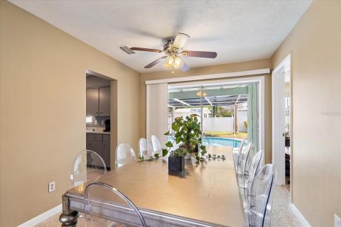 House in Sarasota, Florida 3 bedrooms, 154.87 sq.m. № 2109542 - photo 8