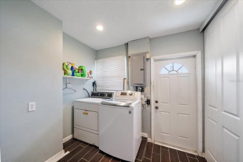 House in Sarasota, Florida 3 bedrooms, 154.87 sq.m. № 2109542 - photo 20