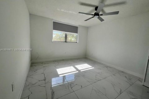 Condominio en venta en Miami, Florida, 1 dormitorio, 57.97 m2 № 2145718 - foto 14
