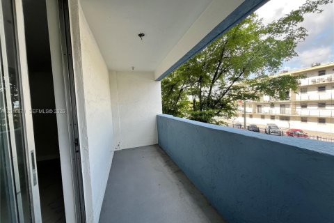 Condominio en venta en Miami, Florida, 1 dormitorio, 57.97 m2 № 2145718 - foto 2
