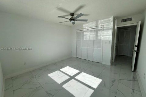 Condominio en venta en Miami, Florida, 1 dormitorio, 57.97 m2 № 2145718 - foto 13