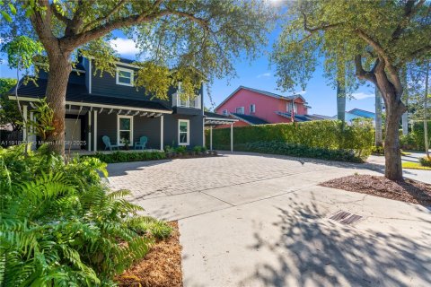 Casa en venta en Miami, Florida, 5 dormitorios, 262.91 m2 № 1973899 - foto 6