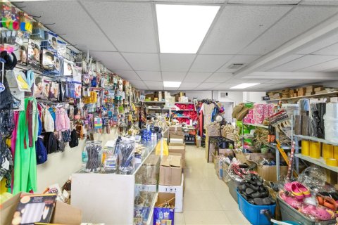 Commercial property in Pompano Beach, Florida № 2000586 - photo 16