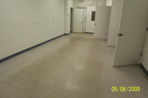 Immobilier commercial à Winter Springs, Floride 85.66 m2 № 2349902