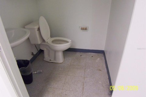 Immobilier commercial à louer à Winter Springs, Floride: 85.66 m2 № 2349902 - photo 2