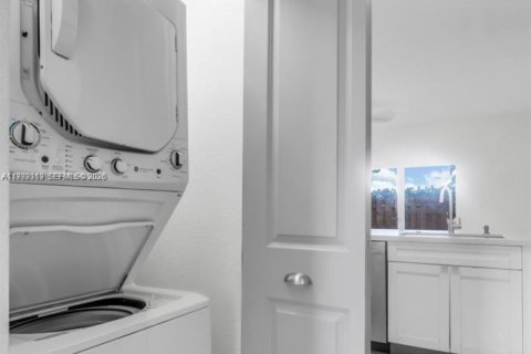 Купить таунхаус в Хомстед, Флорида 3 спальни, 108.6м2, № 2056881 - фото 24