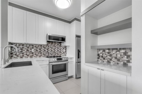 Купить таунхаус в Хомстед, Флорида 3 спальни, 108.6м2, № 2056881 - фото 10