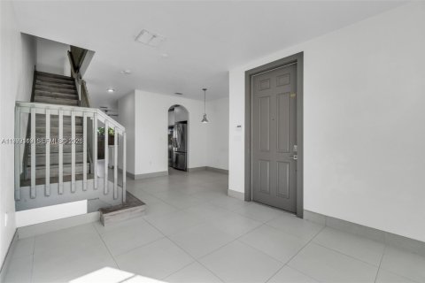 Купить таунхаус в Хомстед, Флорида 3 спальни, 108.6м2, № 2056881 - фото 3