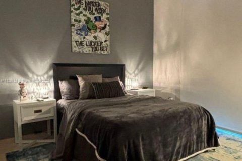 Condo in Miami, Florida, 3 bedrooms  № 1797010 - photo 11