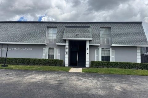 Condominio en venta en Plantation, Florida, 2 dormitorios, 83.89 m2 № 1983415 - foto 1