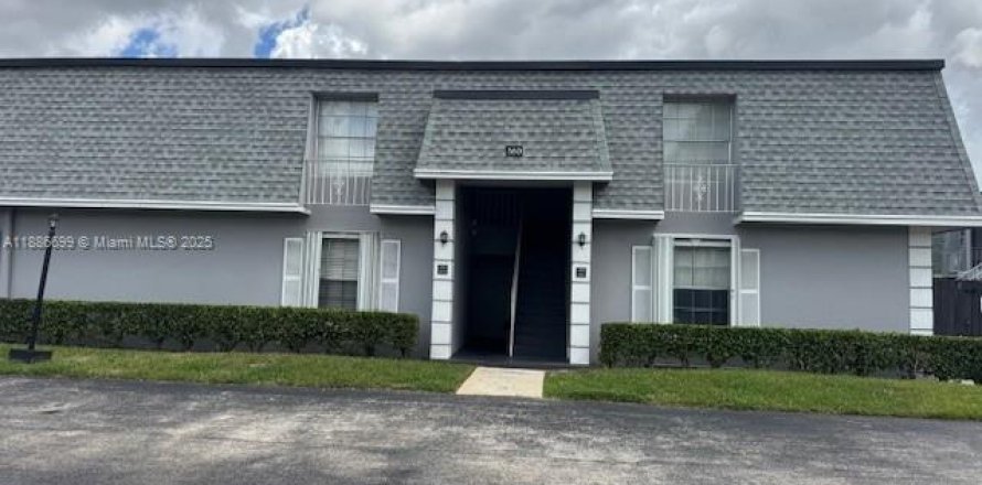 Condominio en Plantation, Florida, 2 dormitorios № 1983415
