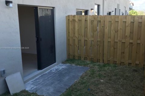 Condo in Doral, Florida, 3 bedrooms  № 1707386 - photo 9