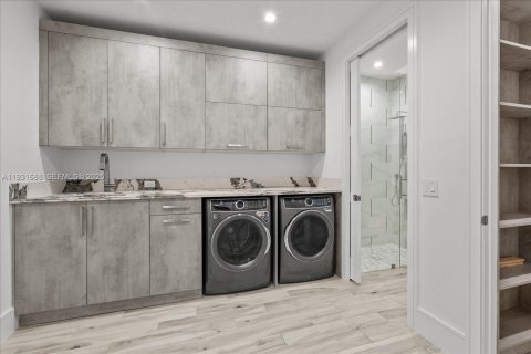 House in Naples, Florida 4 bedrooms, 533.72 sq.m. № 2034663 - photo 20