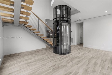 House in Naples, Florida 4 bedrooms, 533.72 sq.m. № 2034663 - photo 22