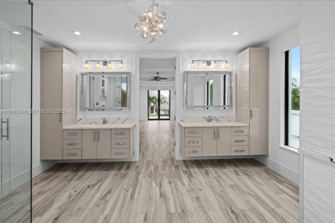 House in Naples, Florida 4 bedrooms, 533.72 sq.m. № 2034663 - photo 26