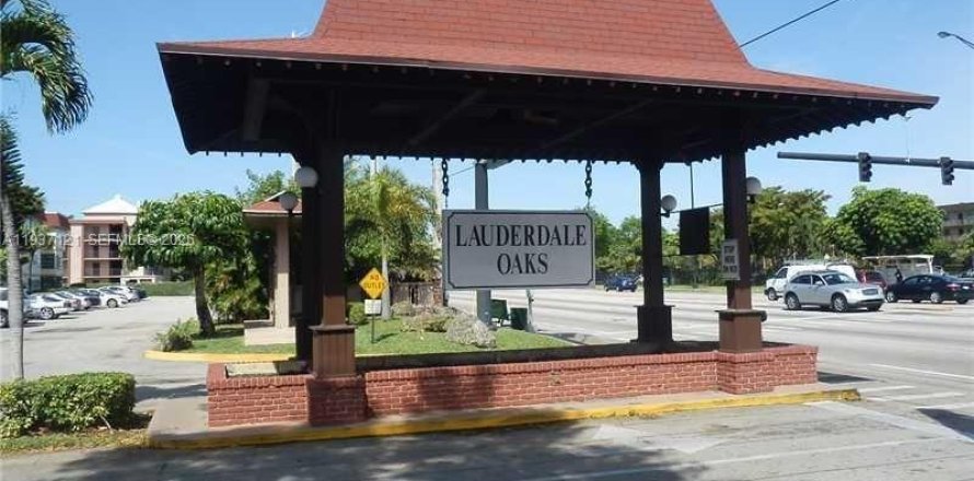 Condo in Lauderdale Lakes, Florida, 1 bedroom  № 1995007