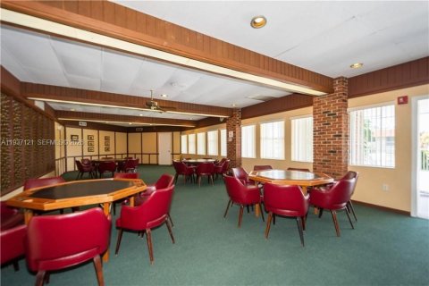 Condo in Lauderdale Lakes, Florida, 1 bedroom  № 1995007 - photo 19