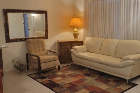 Condo in Lauderdale Lakes, Florida, 1 bedroom  № 1995007 - photo 6