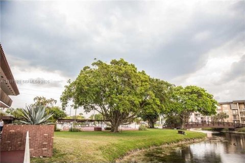 Condo in Lauderdale Lakes, Florida, 1 bedroom  № 1995007 - photo 23