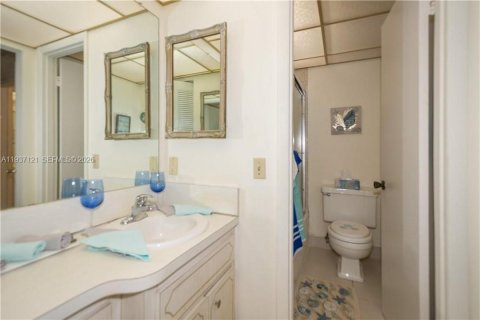 Condo in Lauderdale Lakes, Florida, 1 bedroom  № 1995007 - photo 13