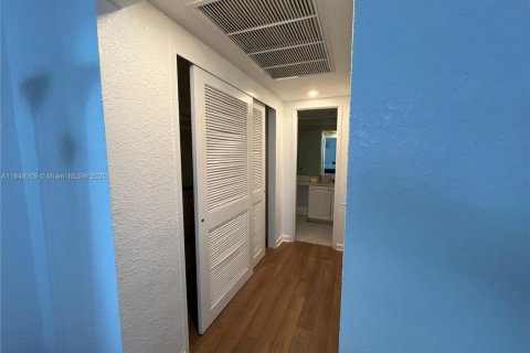 Condominio en venta en Hollywood, Florida, 1 dormitorio, 84.08 m2 № 1961977 - foto 12