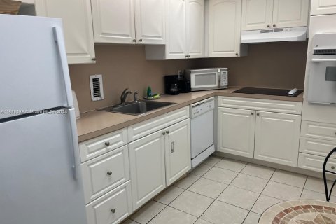 Condominio en venta en Hollywood, Florida, 1 dormitorio, 84.08 m2 № 1961977 - foto 9