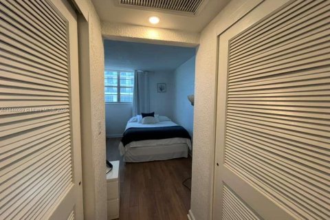 Condominio en venta en Hollywood, Florida, 1 dormitorio, 84.08 m2 № 1961977 - foto 16