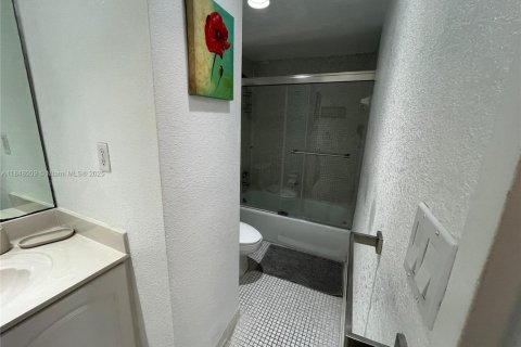 Condominio en venta en Hollywood, Florida, 1 dormitorio, 84.08 m2 № 1961977 - foto 13