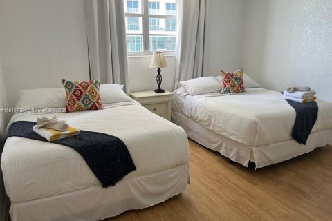 Condominio en venta en Hollywood, Florida, 1 dormitorio, 84.08 m2 № 1961977 - foto 5