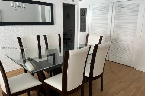 Condominio en venta en Hollywood, Florida, 1 dormitorio, 84.08 m2 № 1961977 - foto 8