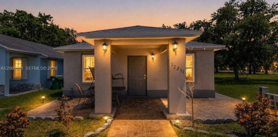House in Miami, Florida 3 bedrooms, 97.55 sq.m. № 2270238