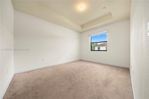 Touwnhouse à vendre à Hialeah, Floride: 4 chambres, 172.98 m2 № 2037705 - photo 13