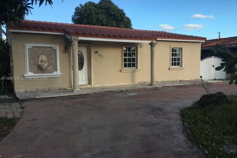 Casa en Hialeah, Florida 4 dormitorios, 124.3 m2 № 2430197