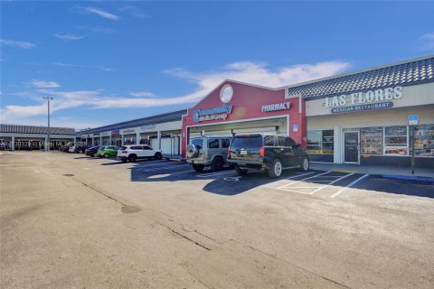 Commercial property in Miami, Florida № 1703610 - photo 30