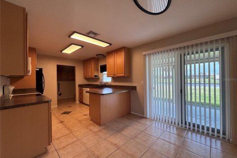 Villa ou maison à louer à Port Charlotte, Floride: 2 chambres, 111.3 m2 № 2285563 - photo 6