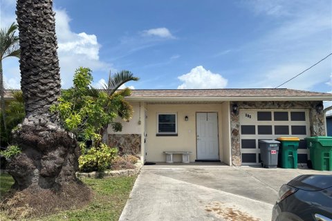 Villa ou maison à Port Charlotte, Floride 2 chambres, 111.3 m2 № 2285563