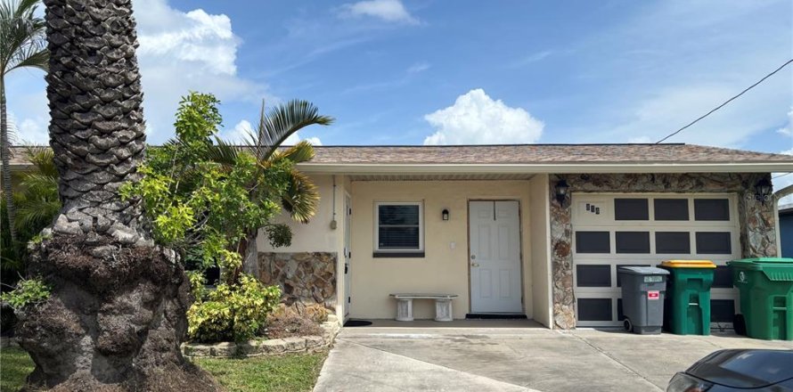 Villa ou maison à Port Charlotte, Floride 2 chambres, 111.3 m2 № 2285563
