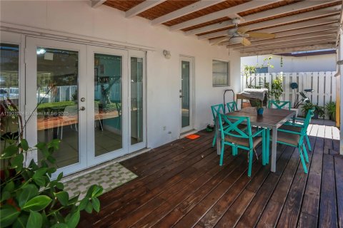 Casa en venta en Hollywood, Florida, 3 dormitorios, 121.05 m2 № 1964239 - foto 25