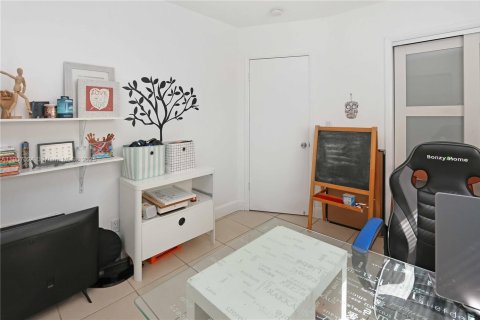 Casa en venta en Hollywood, Florida, 3 dormitorios, 121.05 m2 № 1964239 - foto 18