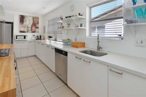 Casa en venta en Hollywood, Florida, 3 dormitorios, 121.05 m2 № 1964239 - foto 11