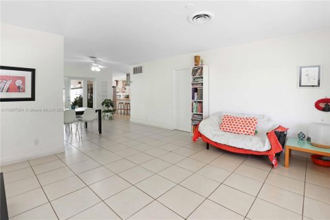 Casa en venta en Hollywood, Florida, 3 dormitorios, 121.05 m2 № 1964239 - foto 6