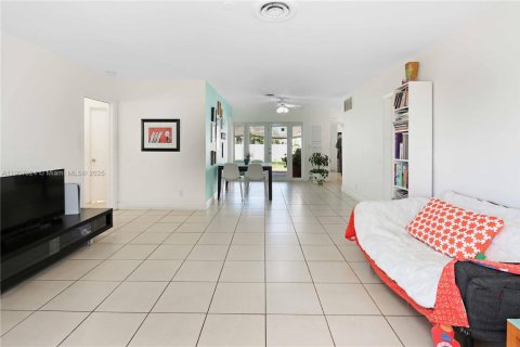 Casa en venta en Hollywood, Florida, 3 dormitorios, 121.05 m2 № 1964239 - foto 4